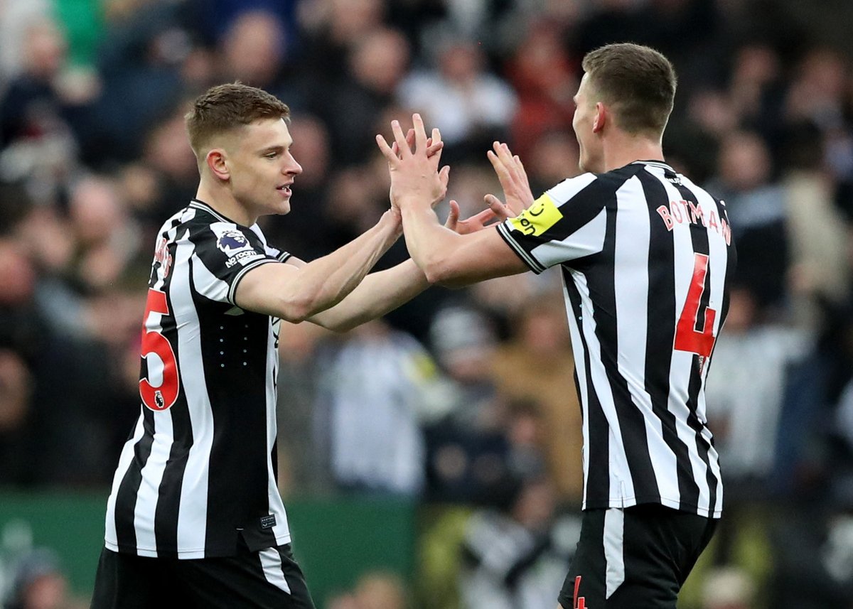 It's an equaliser, Harvey Barnes!

It's now 4-4 at St James' Park, as Barnes' low left-footed finish draws the Magpies level! It feels like there are more goals to come here...

#NEWLUT