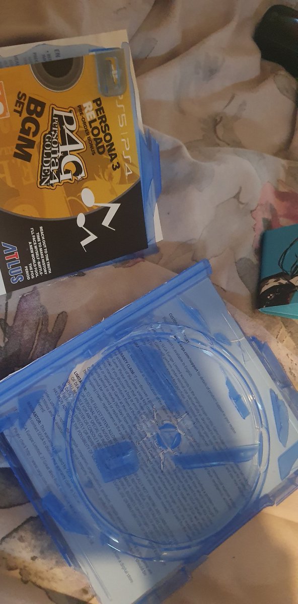 JordanWilliam54's tweet photo. @Geopost_news #DPD, what the hell happened? Not only did your driver lied about why he couldn't deliver my parcel yesterday,  it also turns out my Game was broken and damaged, packaged was stained, disc has been chiped and faulty, I assume the package was just chucked. https://t.co/fMvZfRlSUn