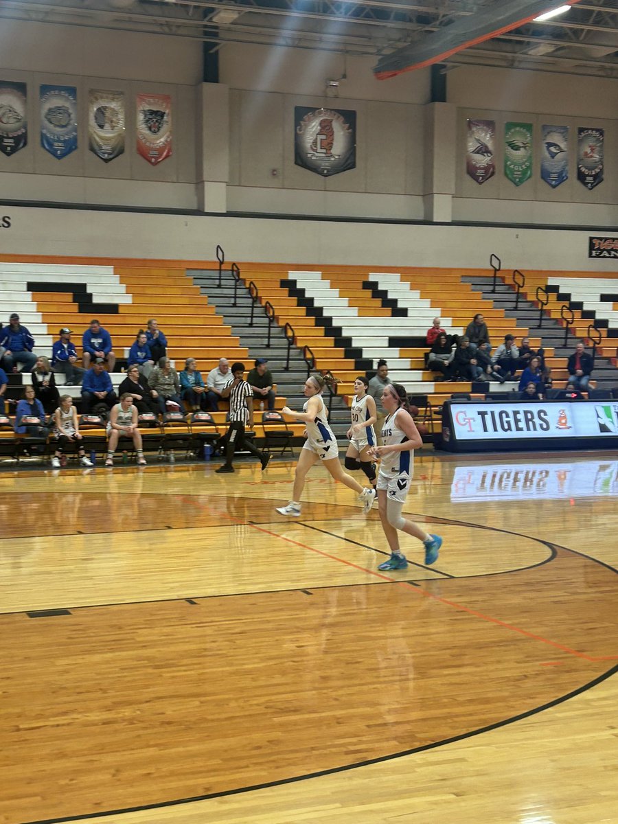 Robertsr73's tweet photo. Proud coaching moment! What a great experience for these girls to play in the Southeast MO Premier All-Stars 🥰🏀 @DanbySports https://t.co/WSSRaKxhTe