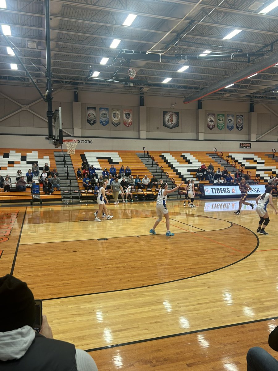 Robertsr73's tweet photo. Proud coaching moment! What a great experience for these girls to play in the Southeast MO Premier All-Stars 🥰🏀 @DanbySports https://t.co/WSSRaKxhTe