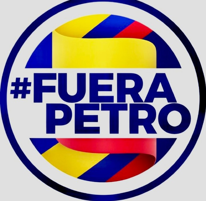RealidadesdeCo1's tweet photo. @PetroFollowers2 Fuera fuera no más mentiras no mas corrupcion no más despilfarro https://t.co/hVf7QYmGZu
