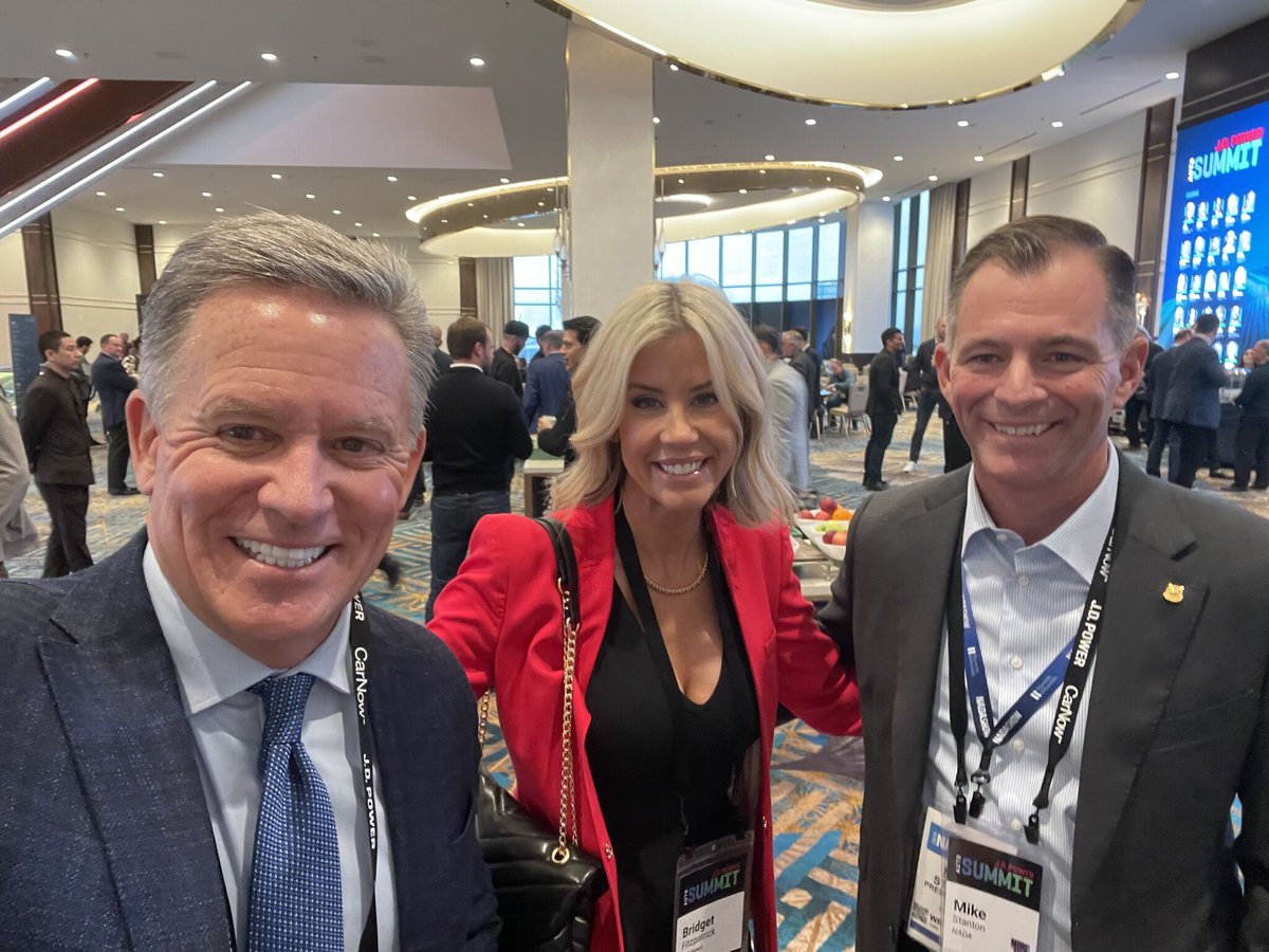 Great catching up with Mike Stanton ,president of <a href="/NADAUpdate/">NADA</a> Congratulations Mike on another outstanding show!  #nadashow #nada2024 #drivingthefuture
