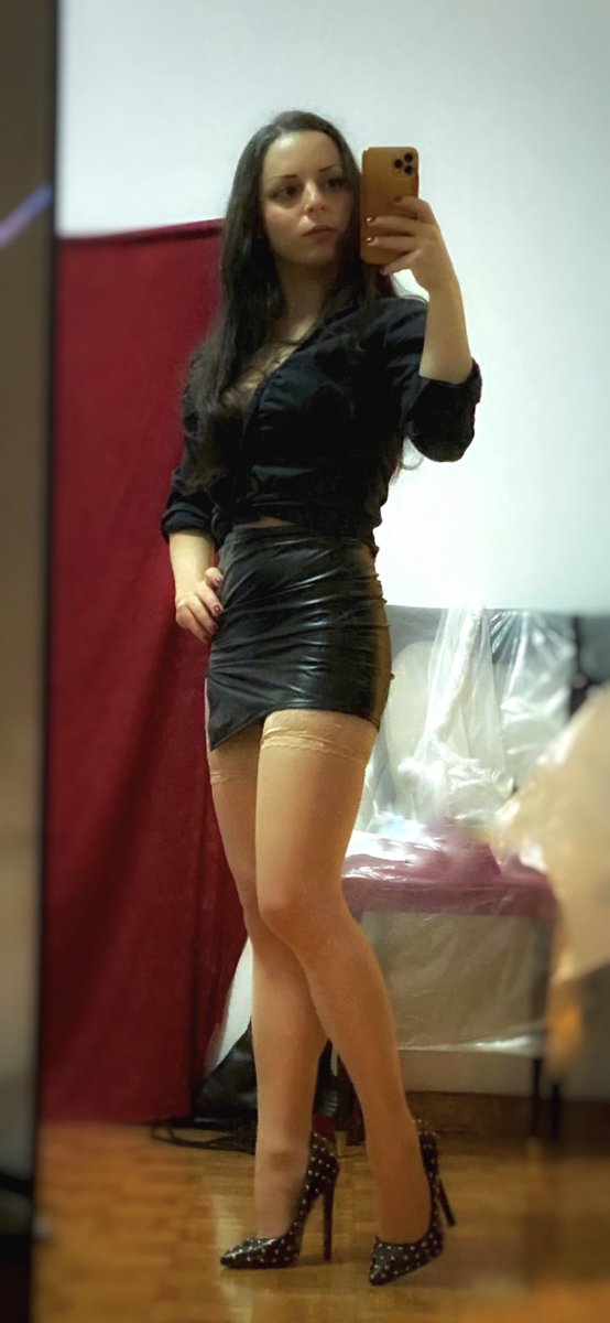 RT GAME!!!
1 € 💬 (massimo un commento slave) (massimo 2 commenti mistress)
1 € RT
1 € ❤️
Tempo: 45 min! (Fine alle 18.30)
Roviniamo questo coglione!!! Hahaha! 😈