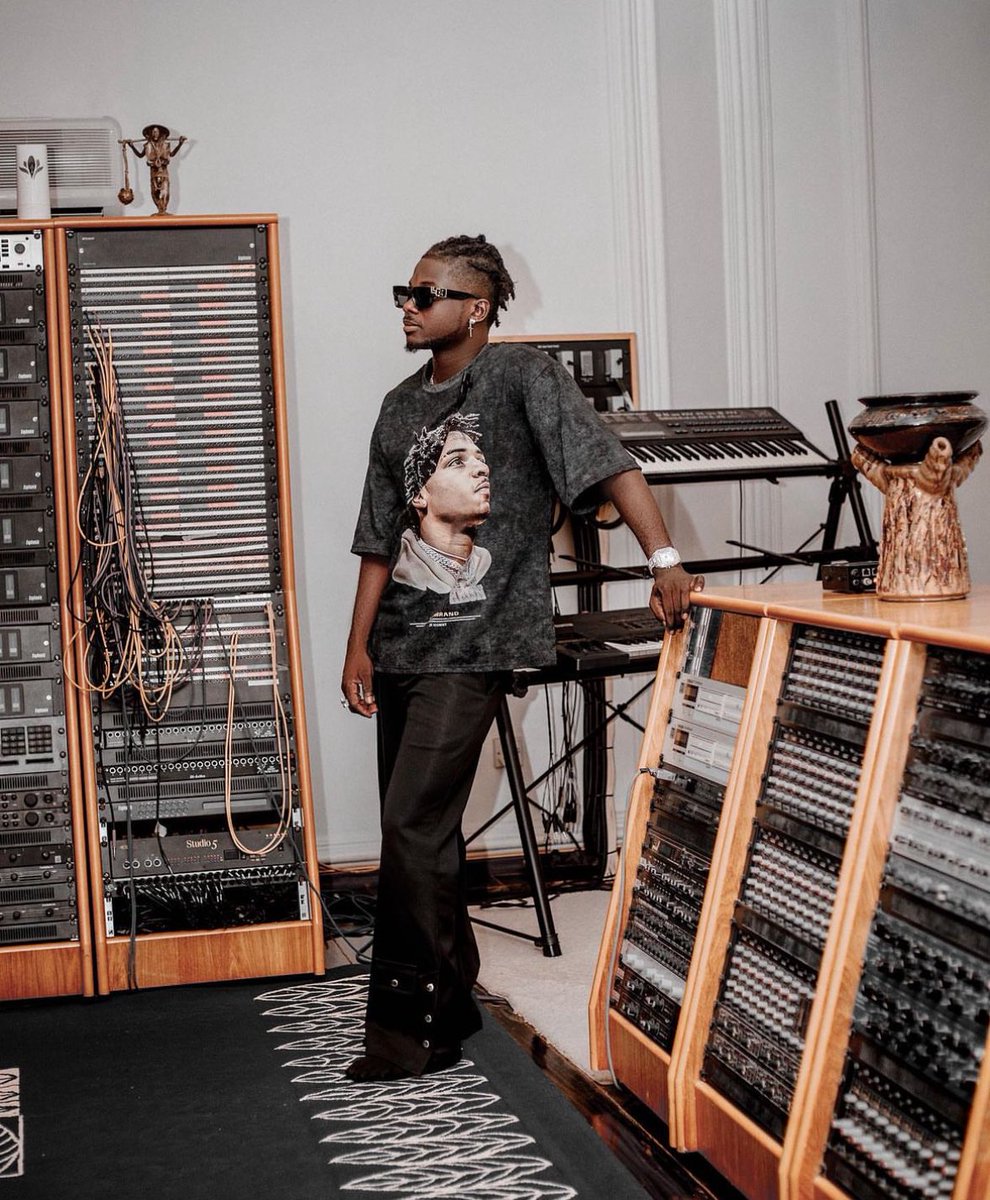 SoundboyT's tweet image. Got a #5aSaturday back to back now to celebrate the young legend and my Akyem Oda brother’s birthday  @KuamiEugene. Lock in 107.9FM 🇬🇭

@Y1079FM #TheSoundboySession