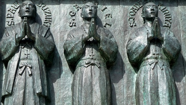 SadaoHanga's tweet photo. 2月6日。日本二十六聖人。Februari 6th. The 26 Martyrs of Japan
@SadaoHanga
https://t.co/kc9FQ7LoxR 

#隠れ切支丹 #日本二十六聖人 #MartyrsOfJapan #sadaowatanabe #watanabesadao #渡辺禎雄 #民芸 #型絵染 #型染版画 #聖書版画 #stencilprint https://t.co/nyELIFF8O9