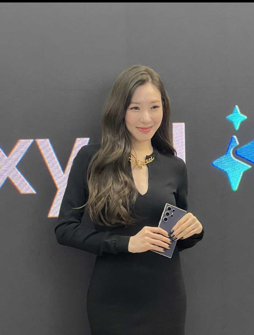 Sina1246525's tweet photo. Samsung Partner/Ambassador Tiffany Young at the Samsung #GalaxyExperience Space in NYC

@SamsungMobileUS

#TiffanyYoung #Samsung #GalaxyExperience #GirlsGeneration #SNSD https://t.co/64vhWwiGUm