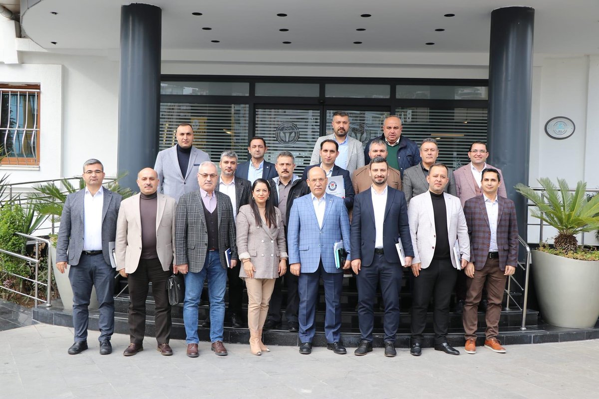 EbsAdana01's tweet photo. "Emek başarının anahtarıdır. "
Bu şiar ile EBS Adana İlçe Başkanları Toplantısı'nı tatil günü dinlemeden gerçekleştirdik. 
Şube Yönetimimiz ve Şube Kadınlar Komisyonu Başkanımızın da katılımıyla👇 https://t.co/tNDDonLjIG