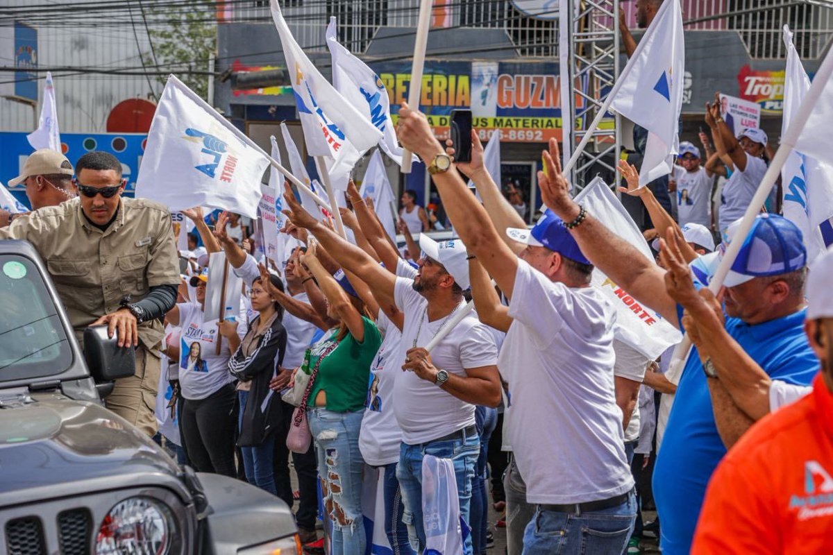 DeligneAB's tweet photo. ¡Es que Santiago completo lo sabe #VolveremosAGanar! 

Junto al presidente @luisabinader en apoyo a los candidatos a Alcaldes por Santiago de los Caballeros @ulisesrodg y Santiago Oeste @EddyBaezOficial @PRM_Oficial. #VolveremosAGanar #Luis2024 https://t.co/xHeS6t7exG