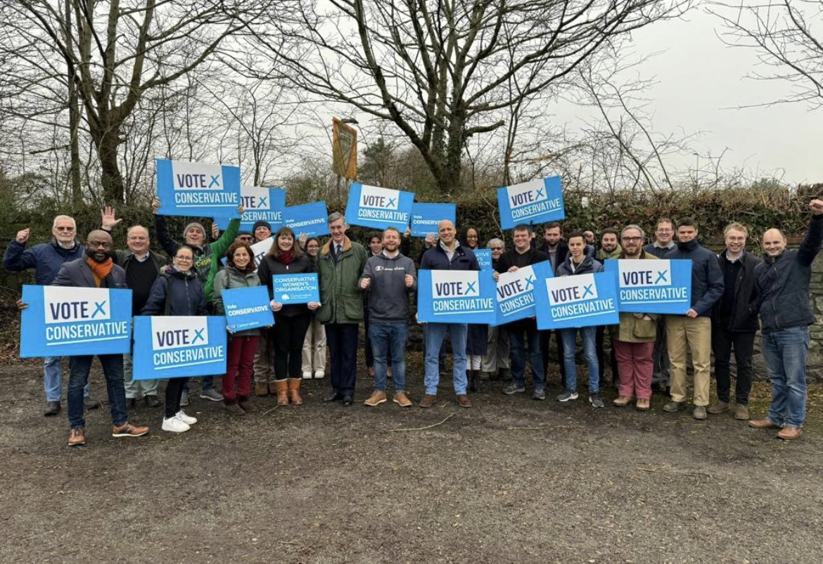 Positive session on the doorstep for @SamBromiley in Kingswood today for the upcoming by-election #Torydoorstep
