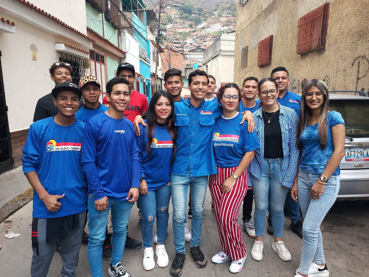 UNT_Caracas's tweet photo. Somos un partido comprometido con la causa democratica mediante la ruta electoral, enmarcados en la unidad para lograr el cambio en Venezuela.
#UNTEsEsperanzaYUnidad 
#03febrero 
@JDSCARACAS1 
@Jovenes_unt https://t.co/A1s9FQTjq3
