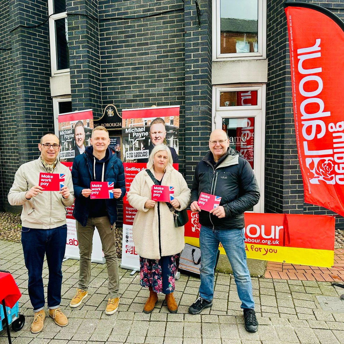 MichaelPayneUK's tweet photo. It’s time for change.

It’s time for to make work pay.

It’s time to turn the page on 14 years of Conservative government failure.

Positive response at our regular Arnold stall this morning.

Labour’s #NewDeal will improve the lives of working people across Gedling and the UK.🌹 https://t.co/OiqpIZL6aW