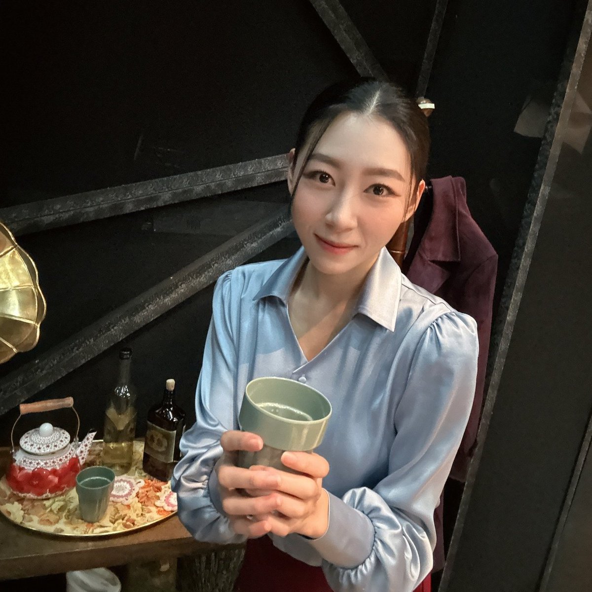 boramoo_'s tweet photo. 커피 싫어? 그럼 술 마셔.      해는요? ˚₊·—̳͟͞͞♥ https://t.co/pKHyeXGsug