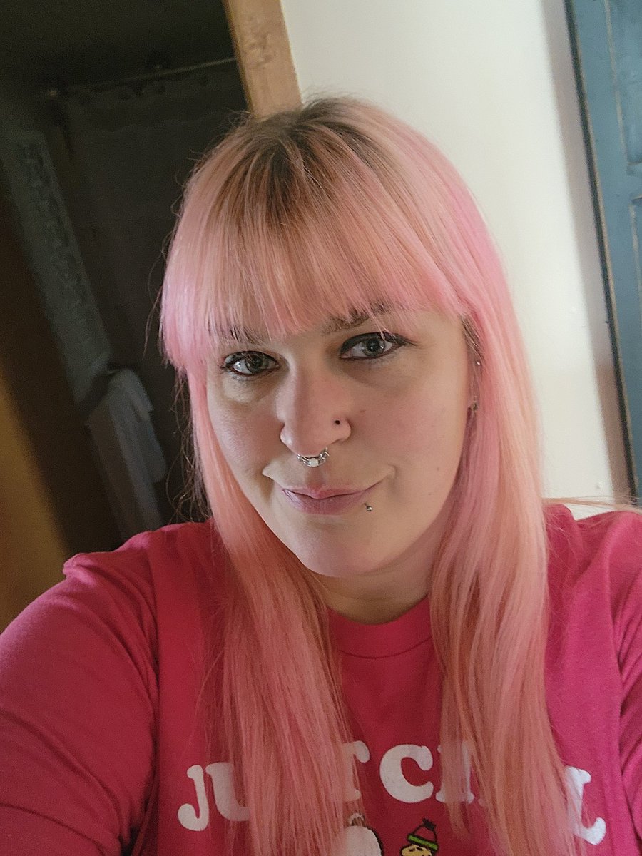 hotrodcupcake's tweet photo. Hey friends 🖤 https://t.co/l59M2zkOnQ