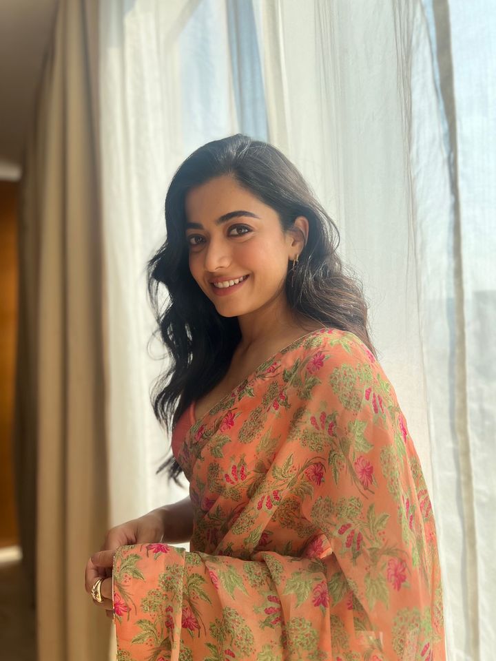 Filmyanofficial's tweet photo. #rashmikamandanna Saree can never go wrong🧡💛 https://t.co/yICfBLI8aQ