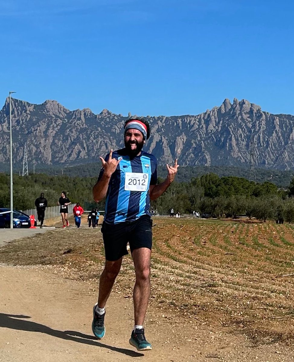 parcerisasvalls's tweet photo. 🔝Molt bon ambient al 15è cros escolar de l’Anoia celebrat aquest matí als Hostalets de Pierola 🏃🏽‍♂️🏃🏽‍♀️

😊He estat un dels 400 participants que hem recorregut un traçat al voltant de camps, vinyes i oliveres 🌱🍇🫒

Un agraïment a totes les persones que ho han fet possible 👏🏾👏🏾 https://t.co/GtuArMkDA3