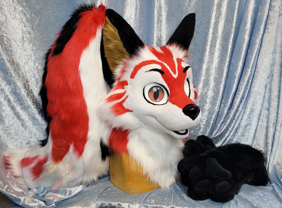 MugiwaraCosplay's tweet photo. The fox partial is now up on TheDealersDen. 
About the head:
- 3d printed base with foam padding and neoprene lining
- Dye sublimated eyes (Waterproof)
- Magnetic tongues
- Plastic teeth and nose

Link below https://t.co/BofC2xHT5P