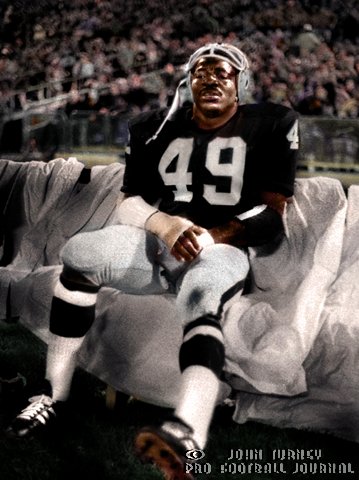 Oaklraiders1976's tweet photo. #forgottenraiders LB Carl Weathers 1970-71
8 gms
#OnceARaiderAlwaysARaider
#RaiderNation #RIPCarlWeathers #RIPApolloCreed #RIPApollo #RIPCarl @TheSlyStallone #BePeace https://t.co/kLSdnC0ChF