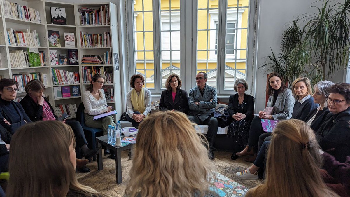 auroreberge's tweet photo. IVG, mon corps, mon choix, mon droit ! 

A Strasbourg avec le planning familial et les soignants qui chaque jour se mobilisent pour la santé des femmes et l'accès à l'IVG. https://t.co/pCA7yfZzEK