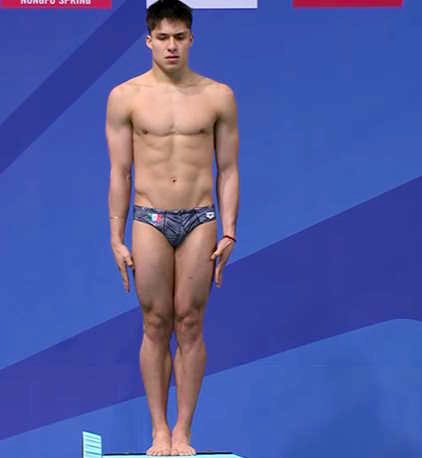 Campeonato Mundial de Deportes Acuáticos #Doha2024 

Medalla de Oro para México!! 🥇🇲🇽

¡Campeón Mundial!

Osmar Olvera🇲🇽 se sube a lo más alto del podio en el trampolín 1m de #Clavados. Sumó 431.75 pts en su espectacular actuación.

Osmar se convierte en el segundo mexicano