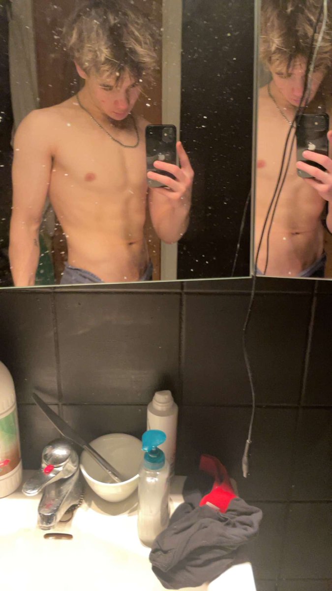 TwinkSashaOF's tweet photo. Feeling good today 🥰 #fitness #twink https://t.co/bcCQ307DKl
