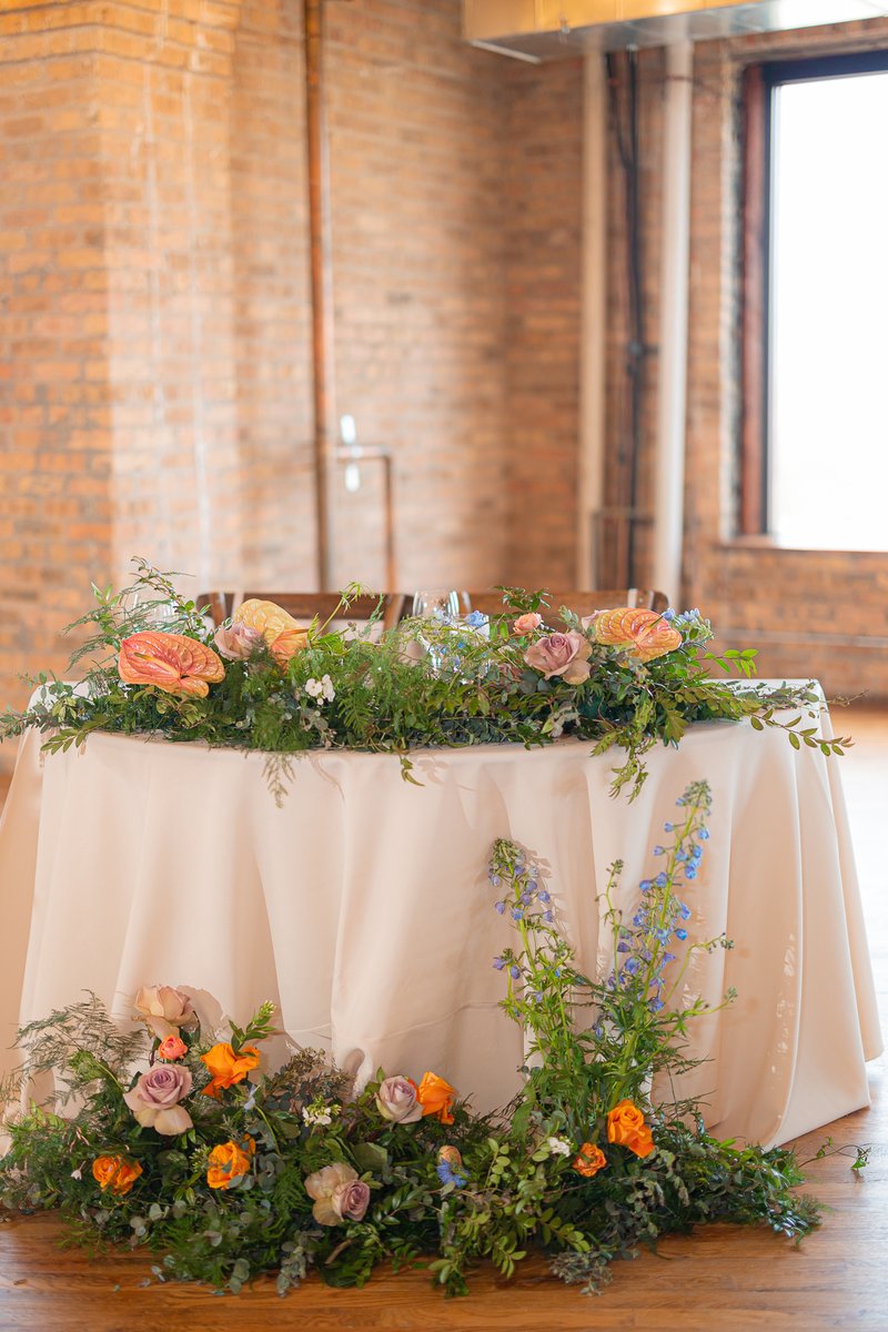 Punxsutawney Phil is calling for an early spring this year! We can’t wait for spring flowers on sweetheart tables like this setting from @blackrabbitpilsen 🌸💕 📸 @kate_scott_photography #lacunalofts #loftwedding #weddingflowers #floraldesign #weddingdecor #springwedding