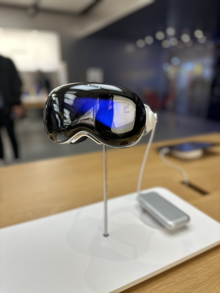 DANBUVA's tweet photo. #AppleVisionPro https://t.co/rhXxSzygaS