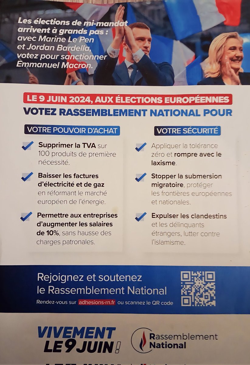 JBOOVII's tweet photo. Quelqu'un pour dire aux électeurs du #RN que Bardella continue inlassablement de vous prendre pour des lapins de 3 semaines ?
Depuis 2019, il cumule un absentéisme à hauteur de 70%,n'a pas voté les aides à hauteur de 66 milliards pour nos agriculteurs et voici son programme 😂😂 https://t.co/Kl2Cma4suf