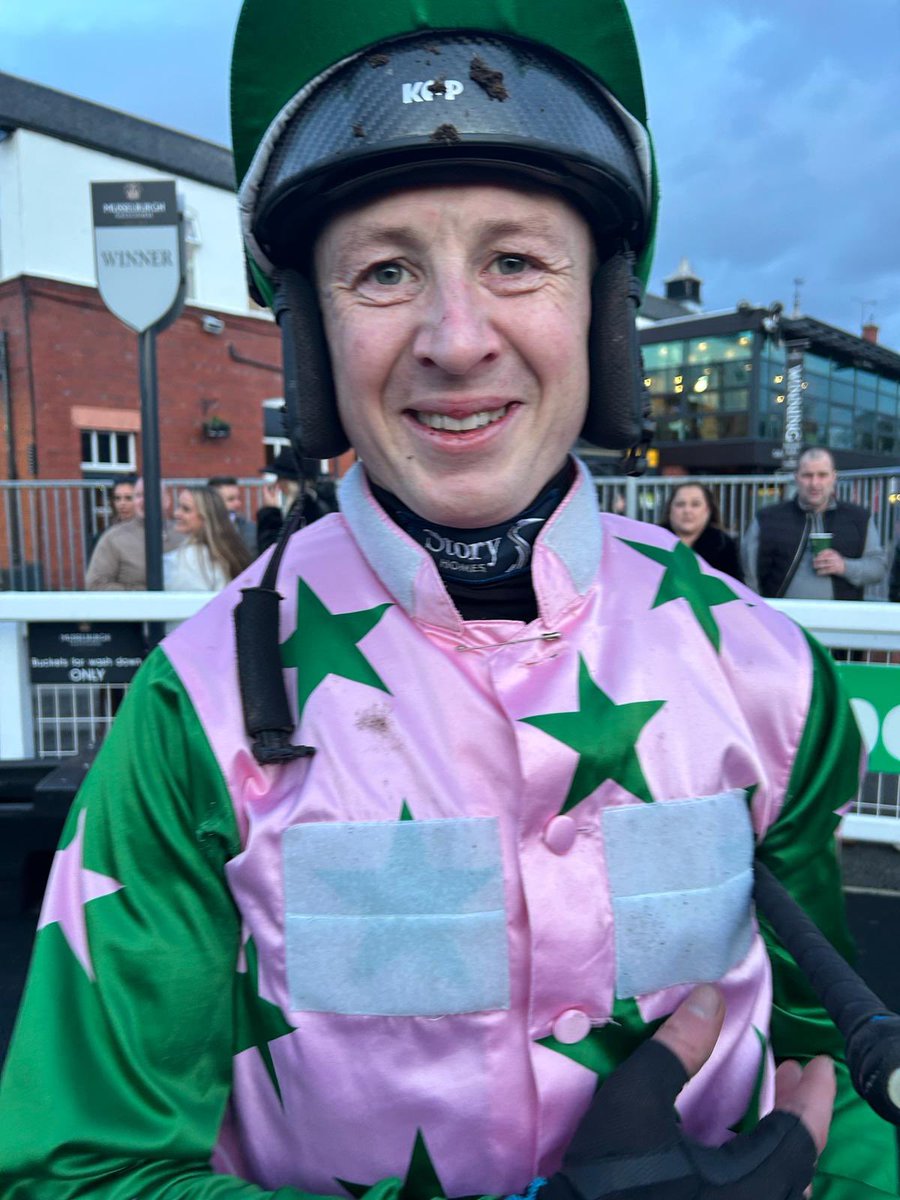 Congratulations! Conor O’Farrell, after being out for 7 months with a shoulder injury, comes back to win the last for @jardineracing on BASHFUL🏆 A day of mighty comebacks at @MusselburghRace 💪
