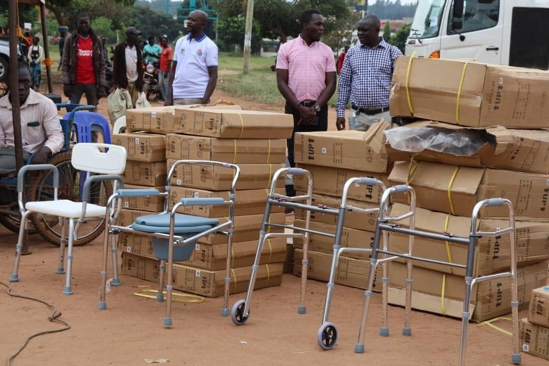 JaneRuth_Aceng's tweet photo. Yesterday, I handed over assistive devices to People Living With Disabilities and commissioned a mobile X-ray clinic &amp; portable digital X-ray equipment in Lira City. This will support active TB case finding and patient monitoring efforts in Lango &amp; Acholi subregions. https://t.co/K7ddw8vkaU
