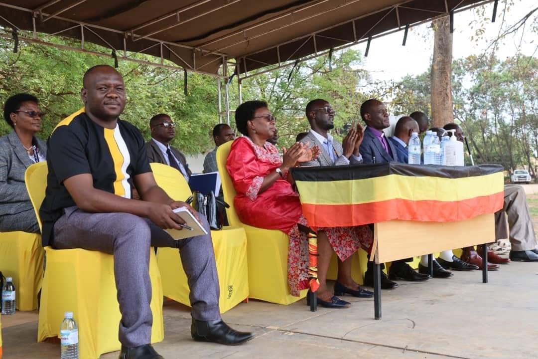 JaneRuth_Aceng's tweet photo. Yesterday, I handed over assistive devices to People Living With Disabilities and commissioned a mobile X-ray clinic &amp; portable digital X-ray equipment in Lira City. This will support active TB case finding and patient monitoring efforts in Lango &amp; Acholi subregions. https://t.co/K7ddw8vkaU
