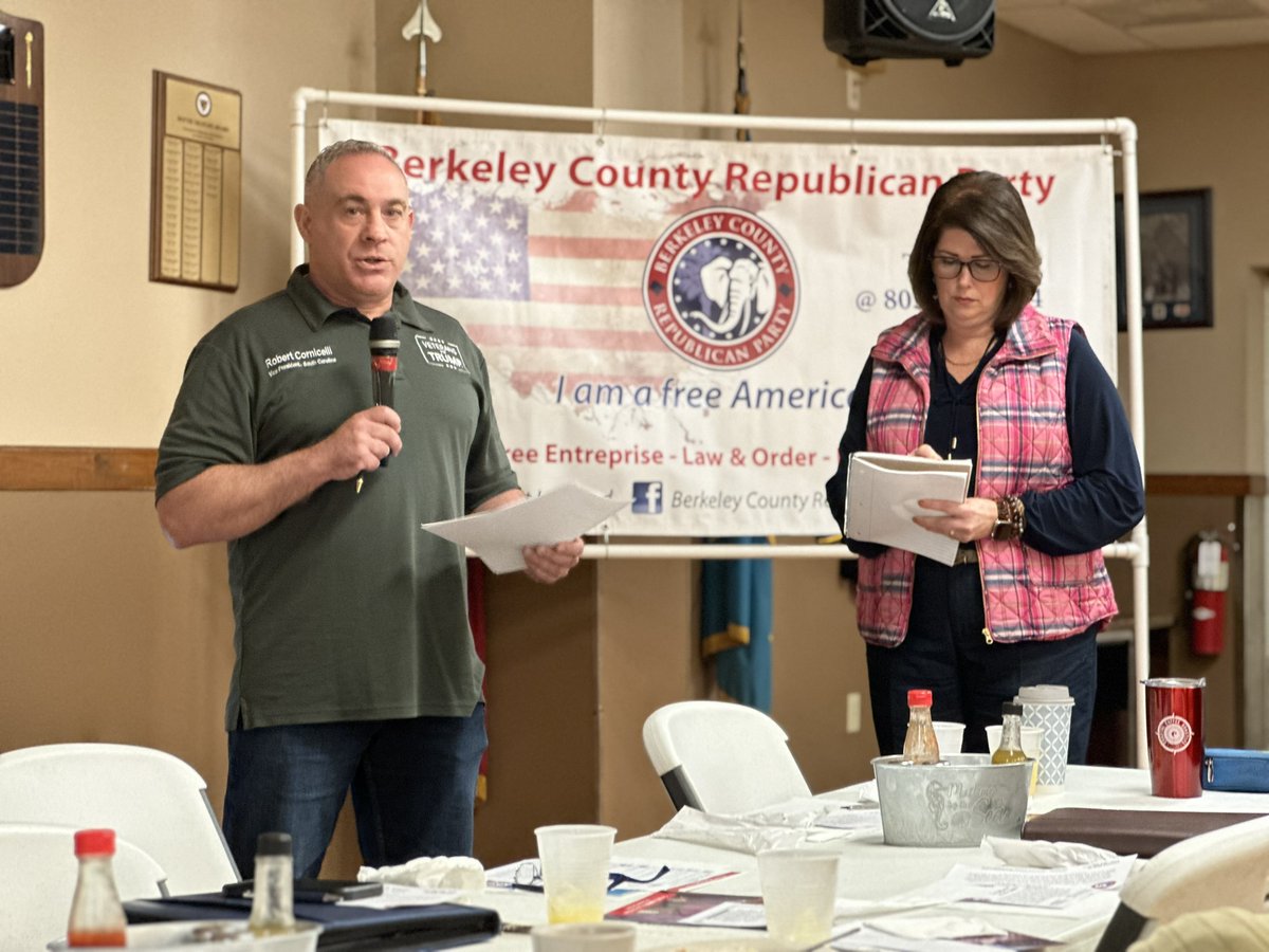 VFAF Veterans for Trump SC State Chapter VP, and SC Trump Campaign Veterans coalition leadership team, Capt. Robert Cornicelli was out stumping for Trump today and signing up vets for  the Team Trump <a href="/TeamTrump/">Team Trump (Text TRUMP to 88022)</a>  forthcoming list (vets contact us to sign up) .  Robert addressed