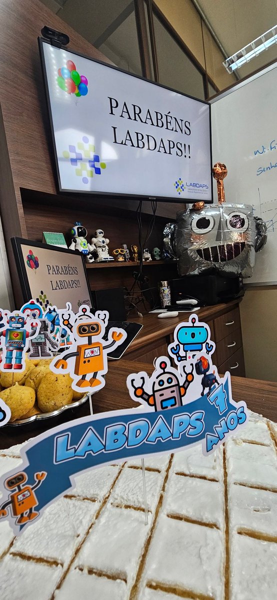 SaudenoBR's tweet photo. Esta semana tivemos o aniversário de 7 anos do #LABDAPS. O nosso laboratório começou a trabalhar com machine learning lá atrás e tem sido um prazer e privilégio acompanhar e participar do crescimento da área no Brasil.
Teremos anos muito emocionantes pela frente! https://t.co/ldCHLsxUE3