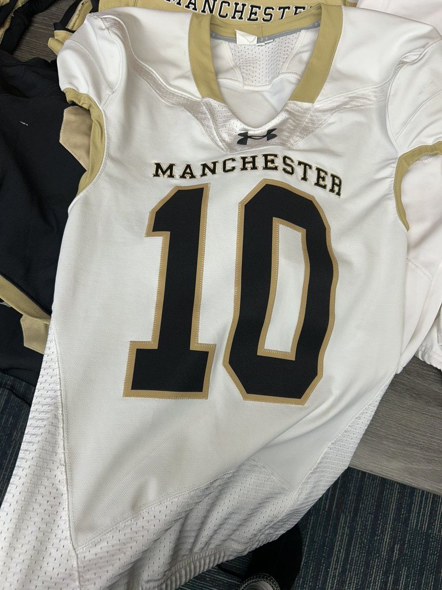 DonovanWarnell's tweet photo. Had a great time in North Manchester at a visit with @MU_SpartanFB yesterday. Amazing hospitality and facilities!! https://t.co/OiXfRSmtIj