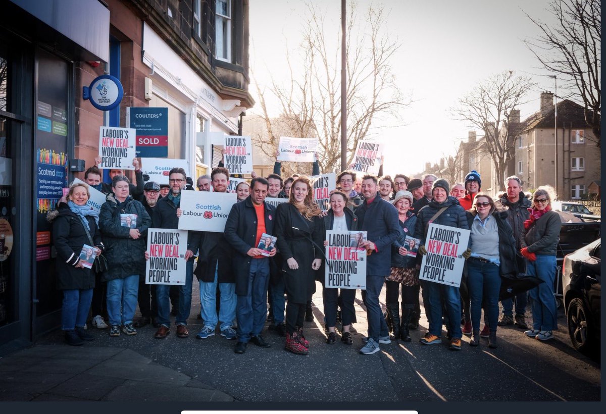 tracygilbert72's tweet image. What a phenomenal turnout today for @AngelaRayner in Edinburgh North and Leith. @UKLabour has a plan for a new deal for workers #makeworkpay 🌹❤️ Trade unions and Labour working together