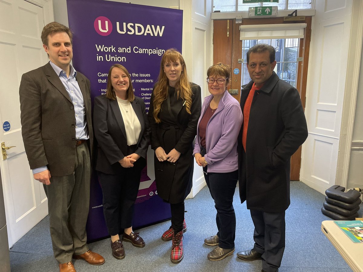 tracygilbert72's tweet image. What a phenomenal turnout today for @AngelaRayner in Edinburgh North and Leith. @UKLabour has a plan for a new deal for workers #makeworkpay 🌹❤️ Trade unions and Labour working together