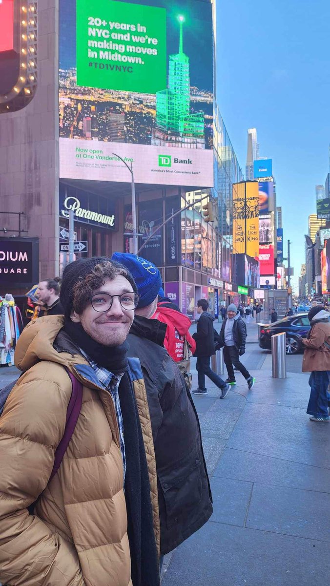 jackolouis13's tweet photo. finally made it to New York and this is literally the happiest i’ve been in months 🥹 https://t.co/EOnm4hfFhd