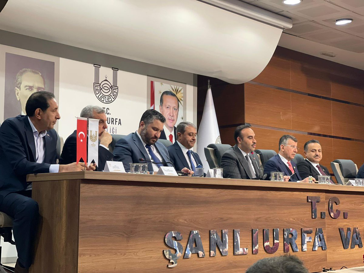 Sanliurfa_MHP's tweet photo. İl Başkanımız Sn. @mgmahmutgunes, İl Başkan Yardımcımız Sn. @leventkama63 ile birlikte, Sanayi ve Teknoloji Bakanımız Sayın @mfatihkacir başkanlığında sanayicilerle yapılan toplantıya katıldı.
@MHP_Bilgi @E_SemihYalcin https://t.co/8Wd68USgtp