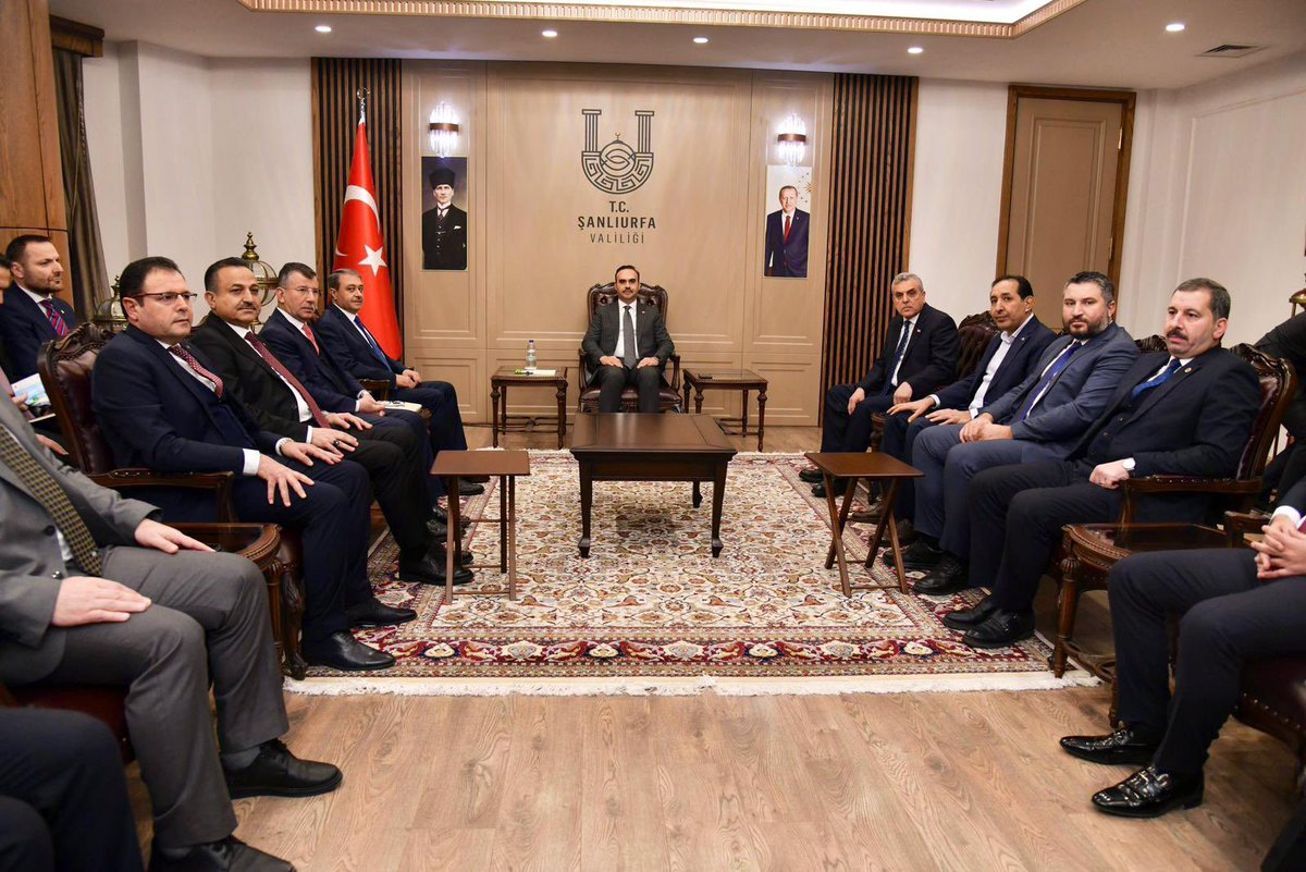 Sanliurfa_MHP's tweet photo. İl Başkanımız Sn. @mgmahmutgunes, İl Başkan Yardımcımız Sn. @leventkama63 ile birlikte, Sanayi ve Teknoloji Bakanımız Sayın @mfatihkacir başkanlığında sanayicilerle yapılan toplantıya katıldı.
@MHP_Bilgi @E_SemihYalcin https://t.co/8Wd68USgtp