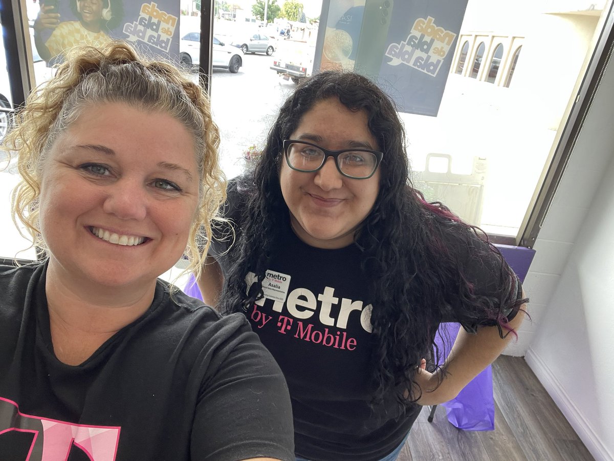 MammaJones (@mammajones09) on Twitter photo It’s a packed house at the metro by tmobile in Kennewick wa! Serving our community with smiles! <a href="/MetroByTMobile/">Metro by T-Mobile</a> <a href="/JamesLeeWW/">James Lee</a> <a href="/gracewang22/">grace wang</a> It’s a packed house at the metro by tmobile in Kennewick wa! Serving our community with smiles! <a href="/MetroByTMobile/">Metro by T-Mobile</a> <a href="/JamesLeeWW/">James Lee</a> <a href="/gracewang22/">grace wang</a>