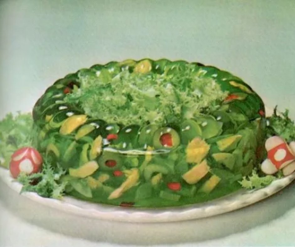 💡 1960s kids will remember this!
Can you name this gelatinous side dish?

#1960svintage
