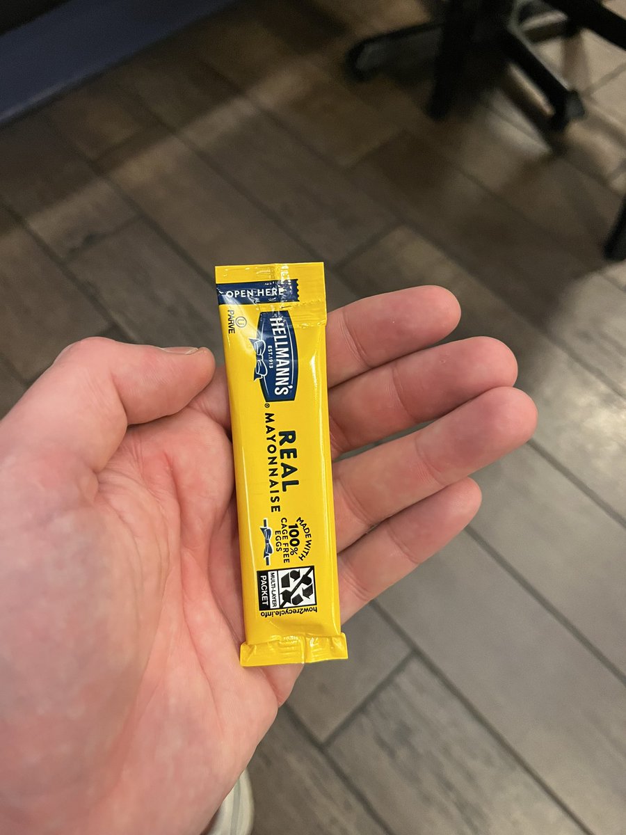 These mayo packets are useless. Around a 20% hit rate on opening them with the first rip. Horrible