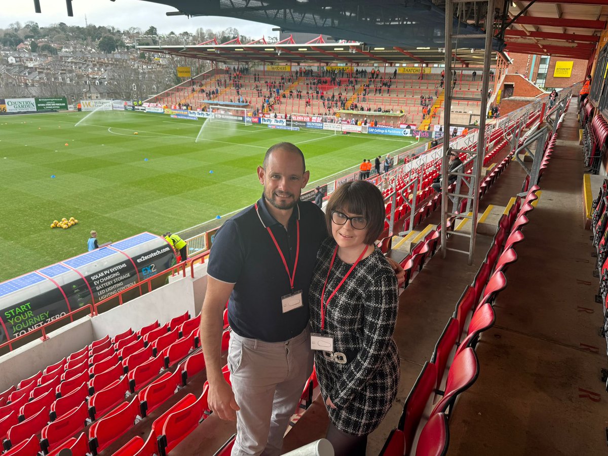 🕴️ Not to be on the pitch, but a huge thank you to our Directors of the Day today, Andy Fooks and Mica Sheard. 

We hope you had a nice day in hospitality! 

#ECFC #SemperFidelis