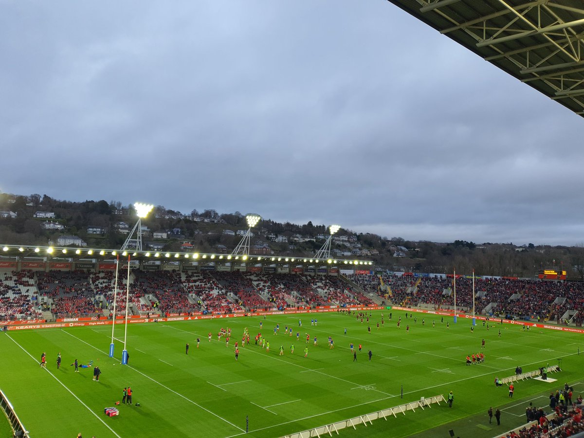 I asked the sat-nav to bring me to SuperValu and I ended up here 😌 
#MUNvCRU