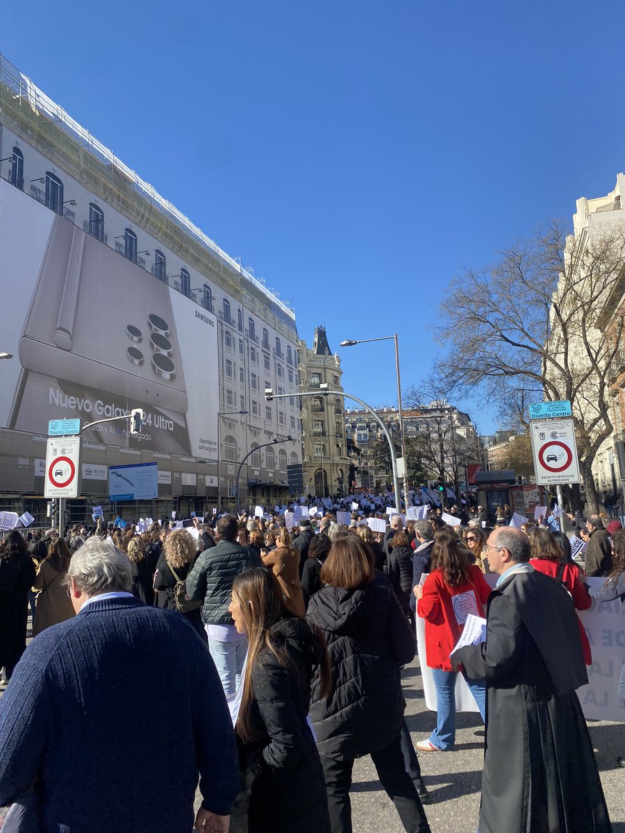 PilucaAbogado's tweet photo. @EnriqueSanz_MGA Madre mía Kike, ojo el ruido que hacen estos 4 🐈‍⬛ #Lomanaganaremos #ANAMA #TodosSomosJ2 #PensionesDignas #AbogaciaComprometida #VaXTodos #YoVoy3FMadrid https://t.co/H9AwEmVhFe