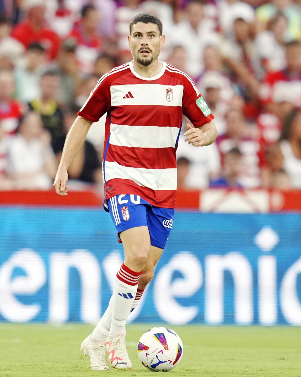 Hacia años que no veía una actuación así. Qué barbaridad el partido de este hombre. Sosteniendo él solito al Granada. Un auténtico espectáculo. A tus pies, Sergio 🙌🏻.