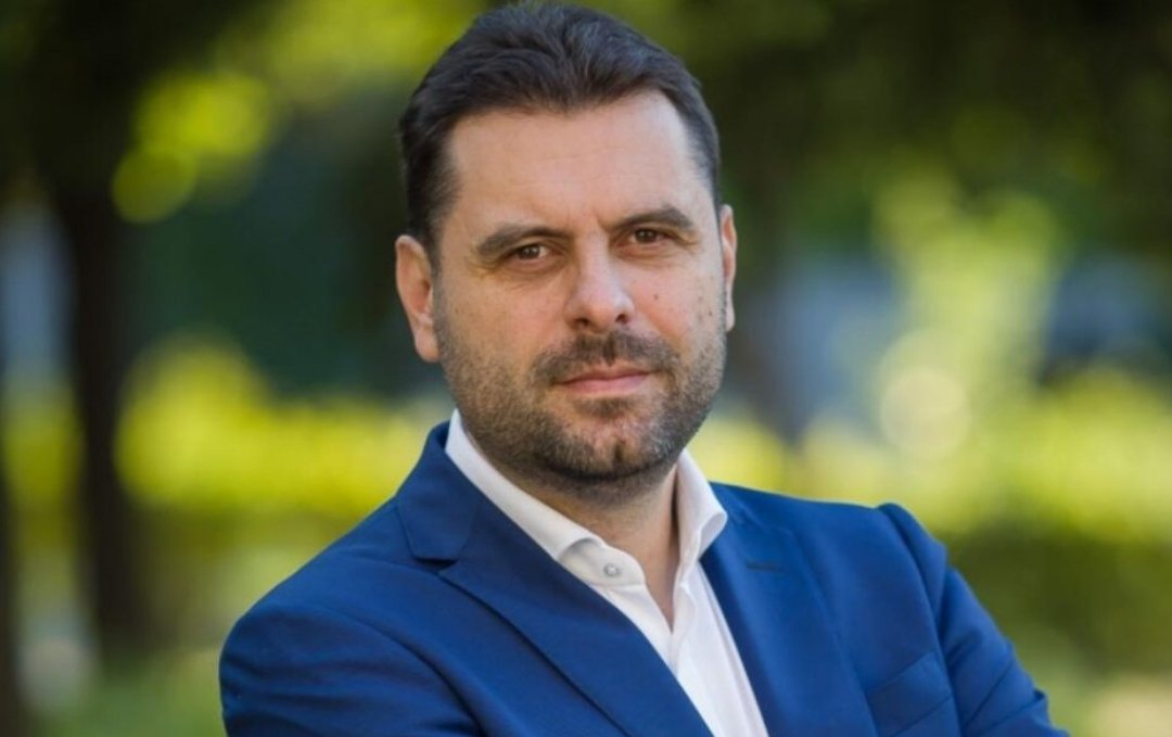 Čestitam <a href="/IvanVujovi3/">Ivan Vujović</a> izbor za predsjednika SDP-a.