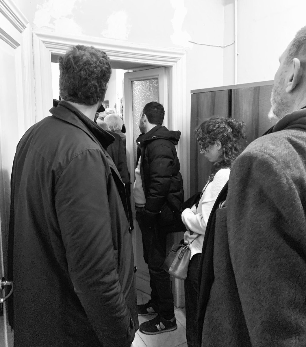 nomfup's tweet photo. Non finiscono di arrivare persone al circolo @pdnetwork Lanciani x ascoltare, trovarsi, dire ci siamo. Inquieti, tormentati. Nasce a Roma Sinistra x Israele, nel tempo più impossibile e assurdo, il più duro e inumano. Non lascio Israele a se stessa, non lascio Israele alla destra https://t.co/nXq0kvTgR5