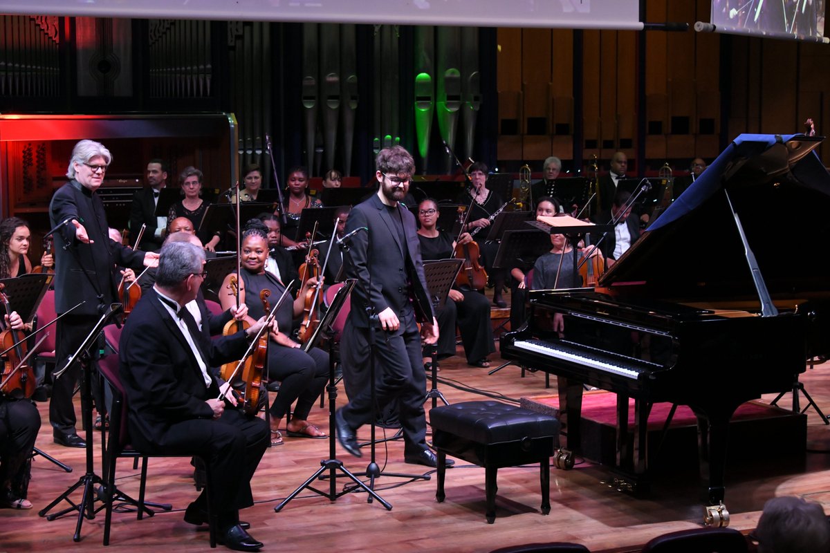 unisa's tweet photo. #UnisaMusicComp | The first classical performance of the night was delivered by finalist William Bracken from London.
@unisaradio
@unisamusicfound
#Unisa150 https://t.co/cSPb1gljkd
