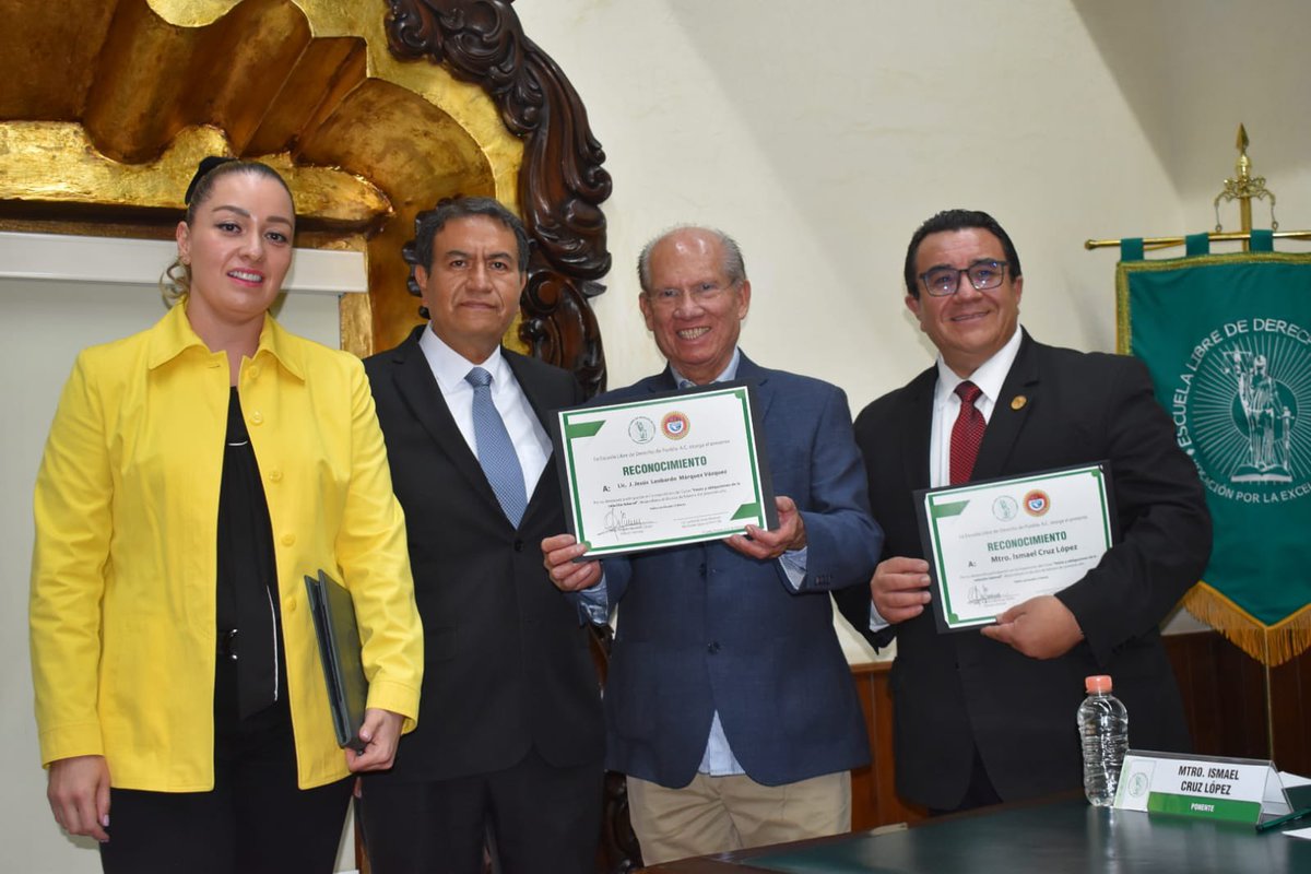 ISNNoticias's tweet photo. #Capacitan a líderes sindicales de  @CTMPuebla. Con gran éxito concluye el PRIMER CURSO DE  DERECHO LABORAL "Inicio y Obligaciones de la Relación Laboral"  impartido por la  @ELDPuebla 🎓⚖ en temas clave para promover mejores ambientes laborales @leobardosoto https://t.co/EKG9MiotA8