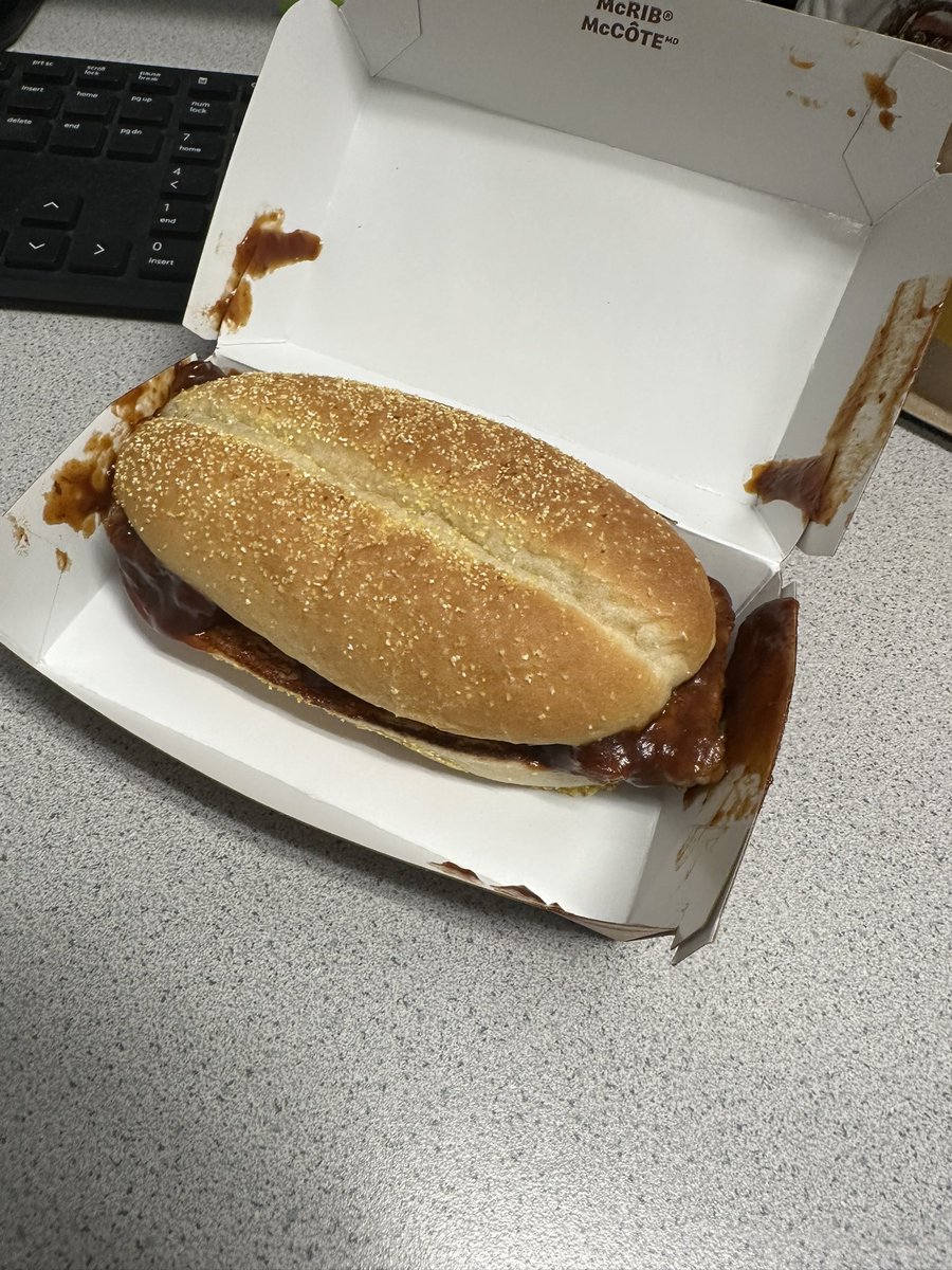 50in39's tweet photo. I’m still trying to figure out what the best part of my day was??
Getting to watch @jennarinsky in an awesome battle against her childhood bestie (what a great game)
Or…
Finally getting to eat this delicious McRib for lunch (so so good).
#goodproblemtohave https://t.co/6c8VAOpzFb